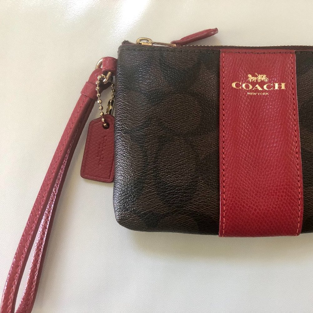 Coach Wristlet-Excellent Condition - Picture 3 of 6